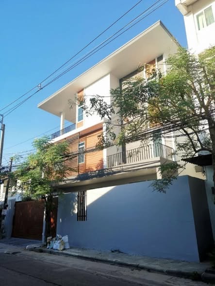 บ้านใหม่ 3 ชั้น ทำเลทอง ขาย หรือให้เช่า